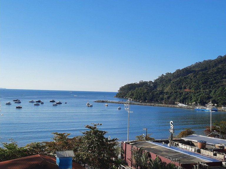 Apto 3 suítes vista incrível orla BC 50 m da praia
