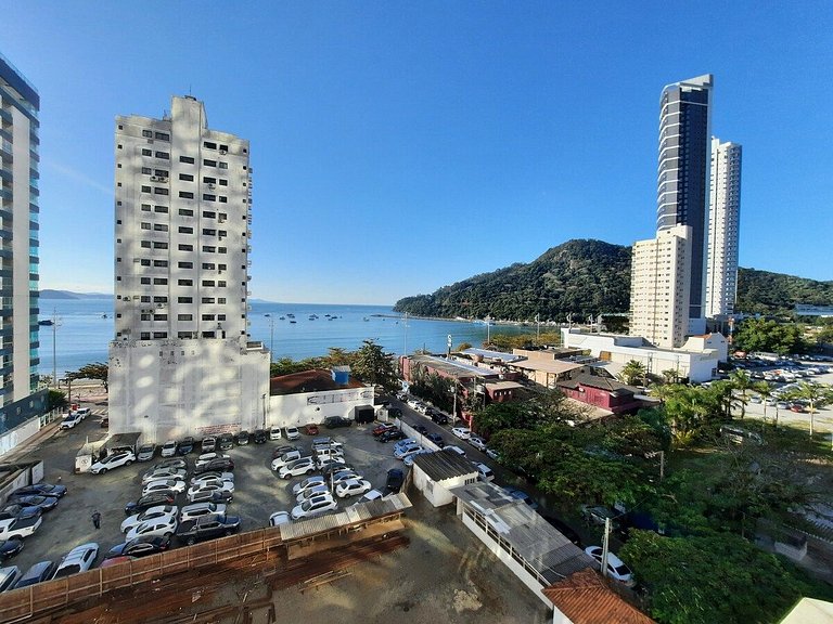 Apto 3 suítes vista incrível orla BC 50 m da praia