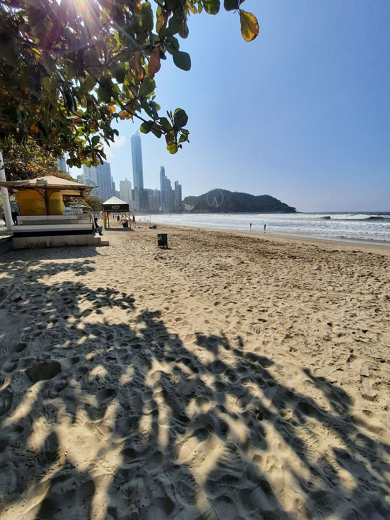 Apto Quadra Mar 1sui+2qua a 50m Praia Central BC