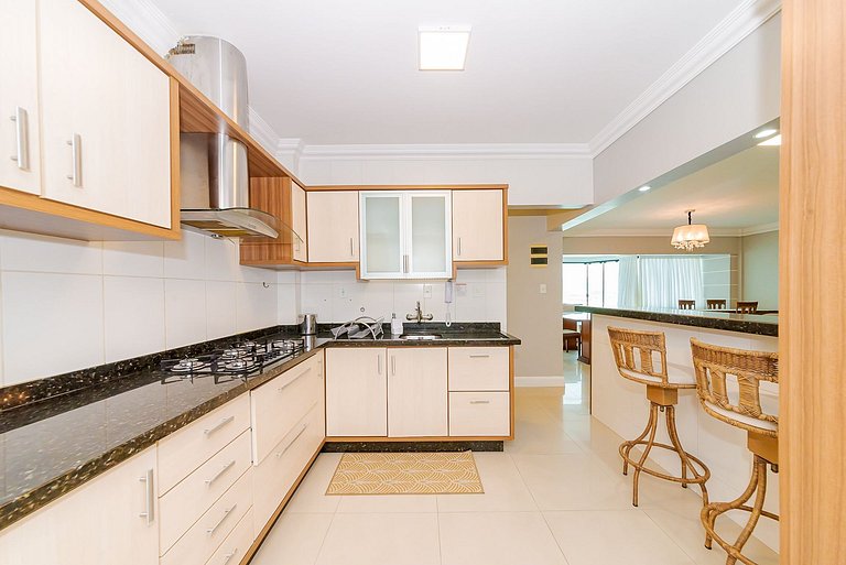 Quadra Mar Apto Amplo Suite + 2Q 50m da Praia