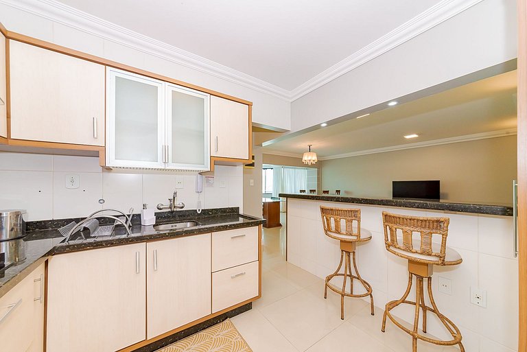 Quadra Mar Apto Amplo Suite + 2Q 50m da Praia