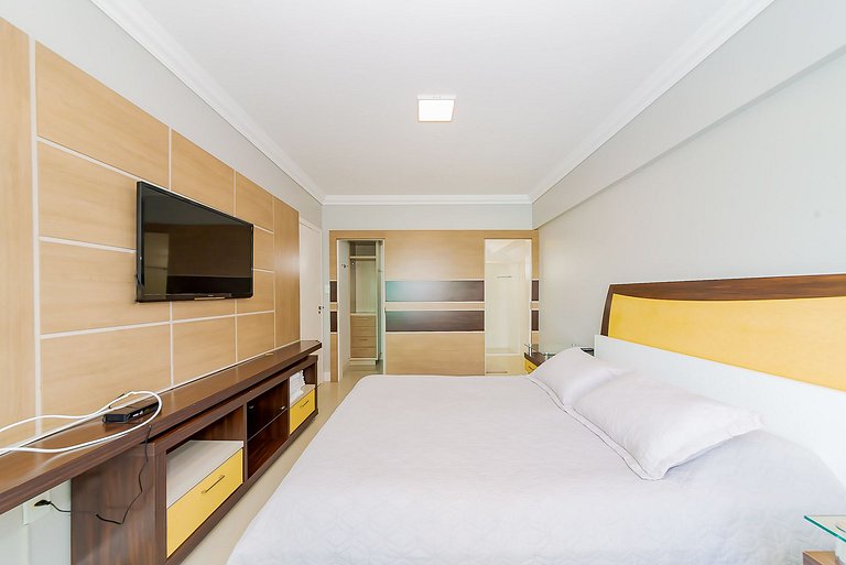Quadra Mar Apto Amplo Suite + 2Q 50m da Praia