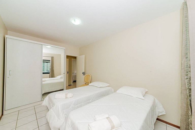 Apto Quadra Mar 1sui+2qua a 50m Praia Central BC