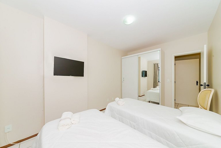 Apto Quadra Mar 1sui+2qua a 50m Praia Central BC