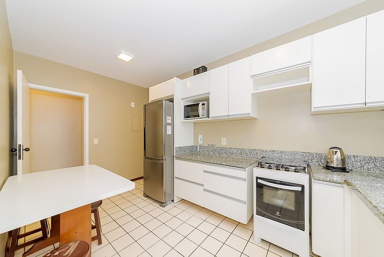 Apto Quadra Mar 1sui+2qua a 50m Praia Central BC