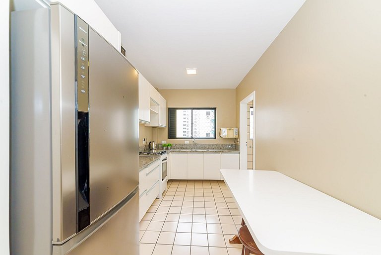 Apto Quadra Mar 1sui+2qua a 50m Praia Central BC