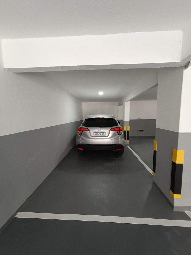 Ampla Cobertura 2 Suítes Piscina Privativa