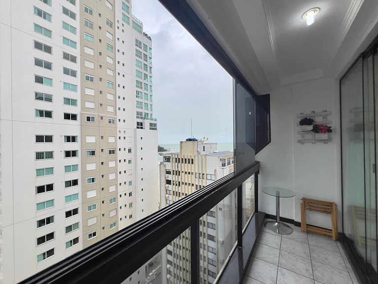 Espaçoso Apto 2sui+1Q Vista Mar 50m Praia Central