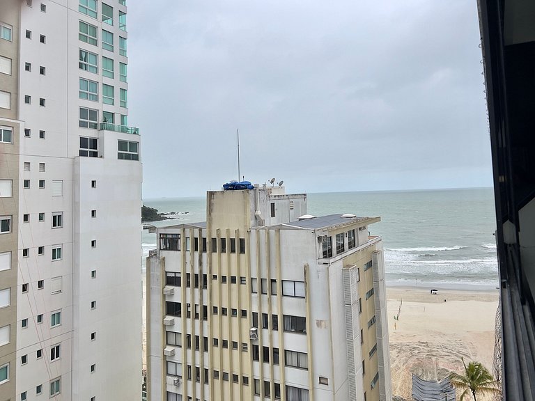 Espaçoso Apto 2sui+1Q Vista Mar 50m Praia Central