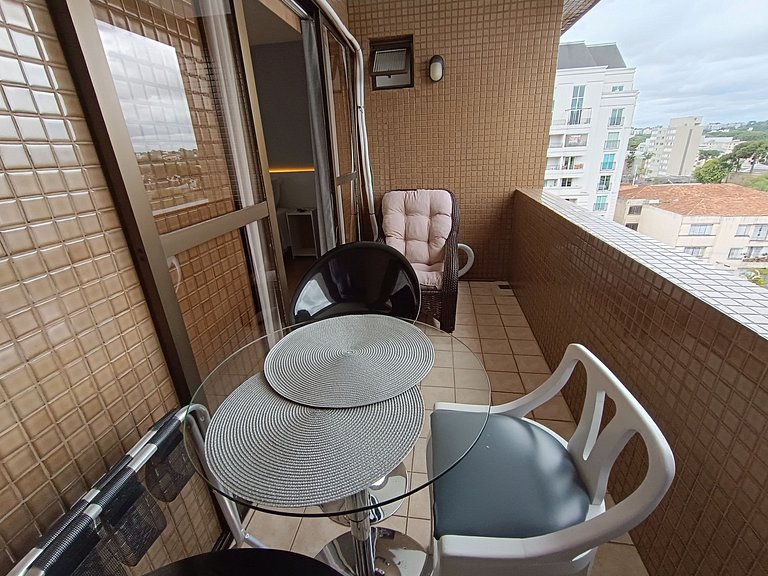 Apto-Flat Alto da XV-Centro com Piscina e Academia